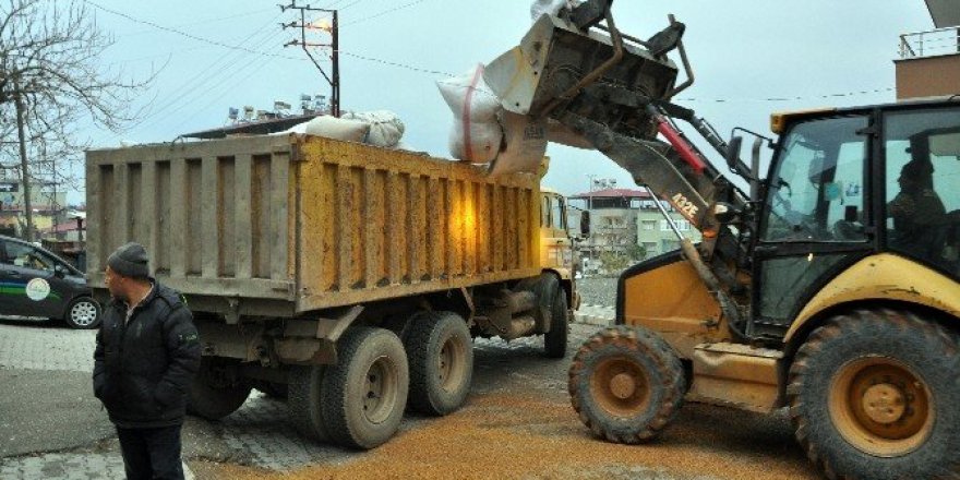 Biber ve baharat yapımında kullanılacağı tahmin edilen 40 ton atık madde ele geçirildi
