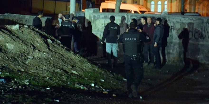 Diyarbakır'da polis noktasına saldırı
