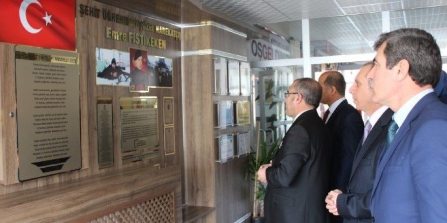 15 Temmuz Şehitleri Anadolu Lisesinde “Z” kütüphanesi açıldı
