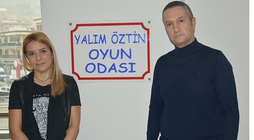 Kaybettikleri çocukları anısına 'oyun odası' yaptırdılar