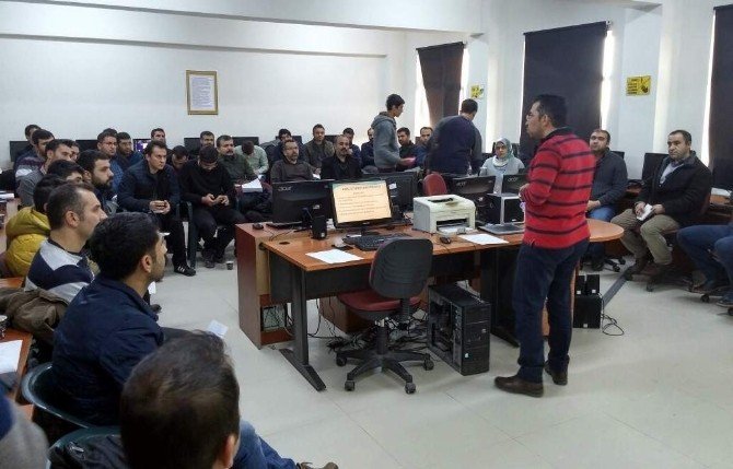 ‘Kod’layacak öğrencilere ders verecek öğretmenlere seminer