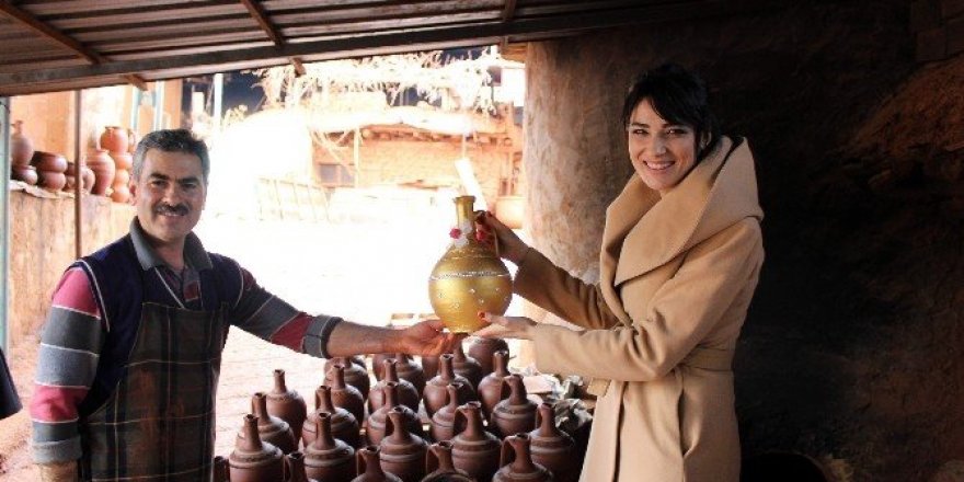 AK kadınlar tezgahta çömlek yaptı