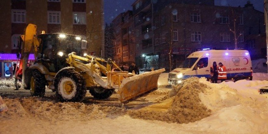 Miraç bebek için karda zamanla yarış