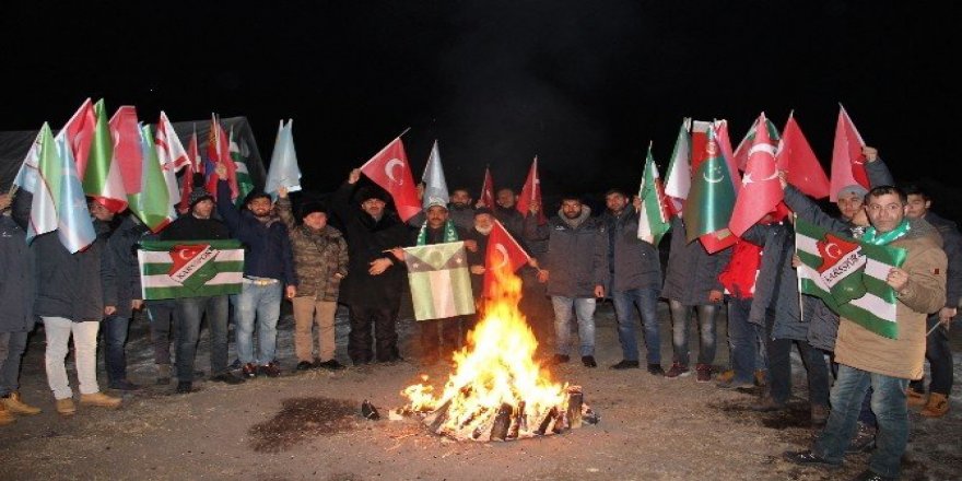 Türk dünyası Sarıkamış şehitleri için gece nöbetinde