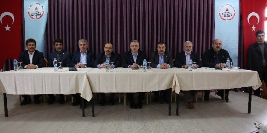 Bakan Ağbal, muhtarlarla buluştu