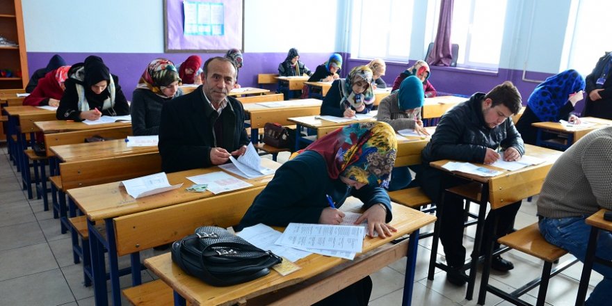 Sarayönü'nde AÖL sınavları yapıldı