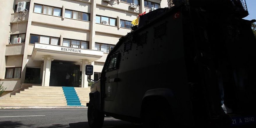 FETÖ'nün Dicle Üniversitesindeki yapılanmasına operasyon