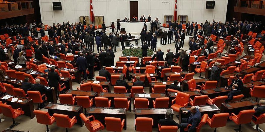 Anayasa görüşmelerine geçilmesi 338 oyla kabul edildi