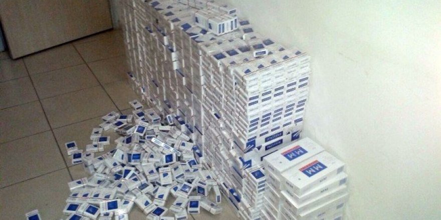 Otomobilden 3 bin paket kaçak sigara çıktı