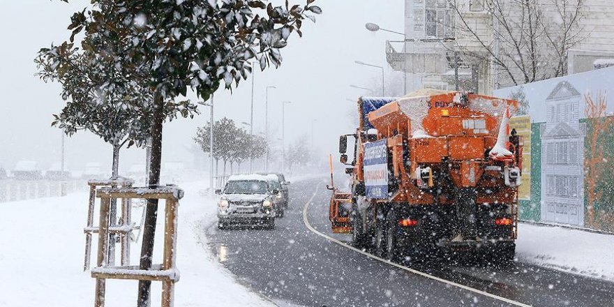 İstanbul'da karla mücadelede 136 bin ton tuz kullanıldı