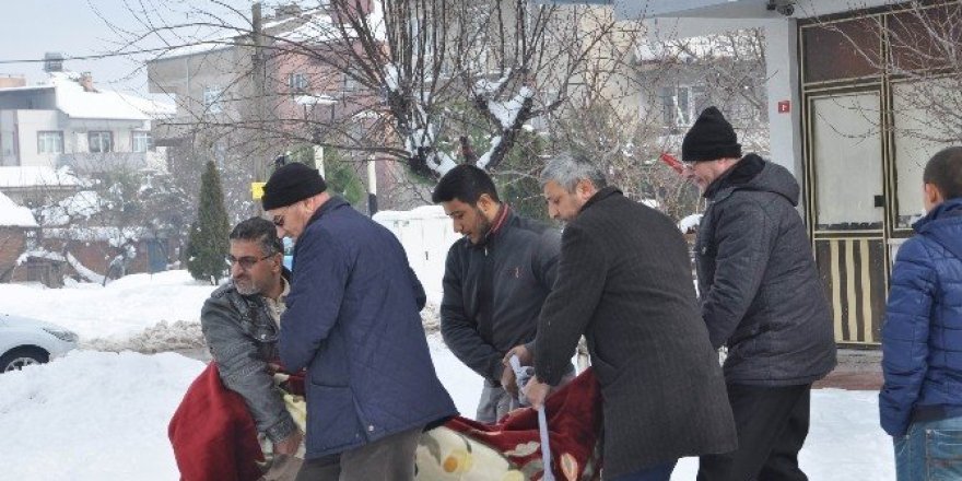 Iraklı aile zehirlendi: 2 ölü
