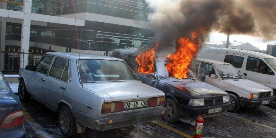 Hastane otoparkında yangın paniği