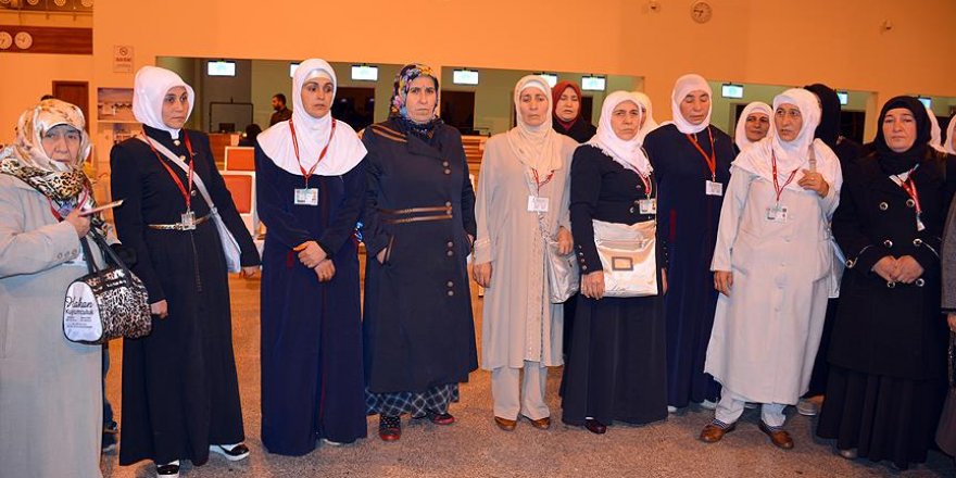Dürümlü'deki terör mağduru kadınlar umreye gitti