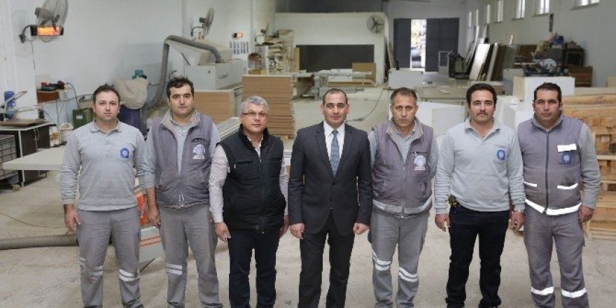Antalya Büyükşehir kendi mobilyasını üretiyor