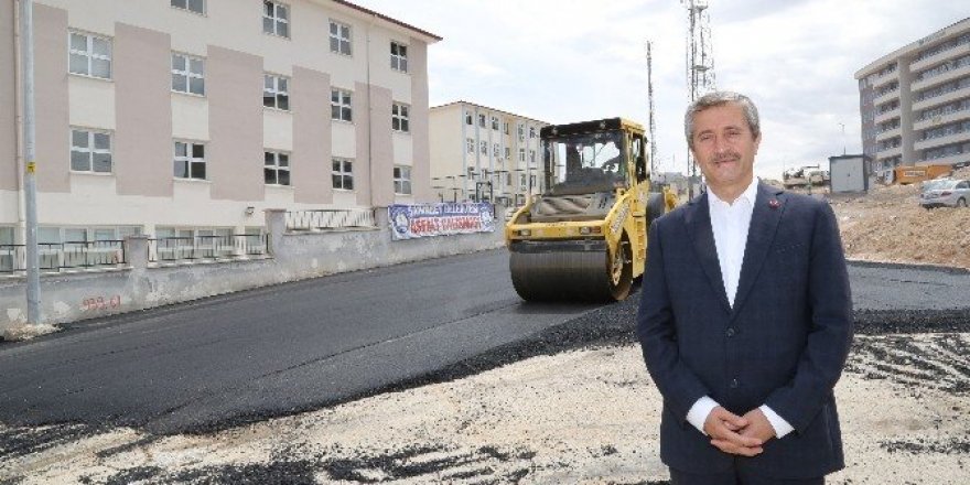 130 bin ton asfalt 166 bin metrekare kilit taşı yapıldı