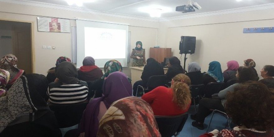 GESMEK’lilere ’Anne-Baba Olmak’ semineri