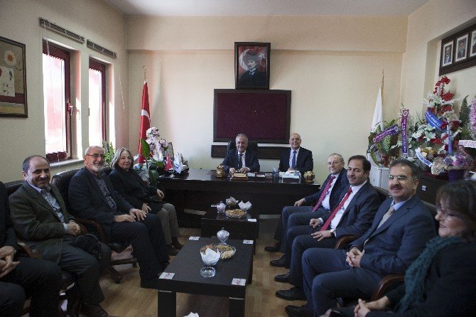 Rektör Çomaklı, Devlet Konservatuvar ve Meslek Yüksekokullarını Ziyaret Etti