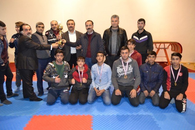 Kick boks okul sporları il şampiyonası yapıldı