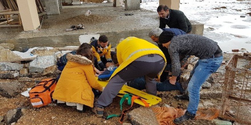 4 katlı binanın çatısından düşen müteahhit ağır yaralandı
