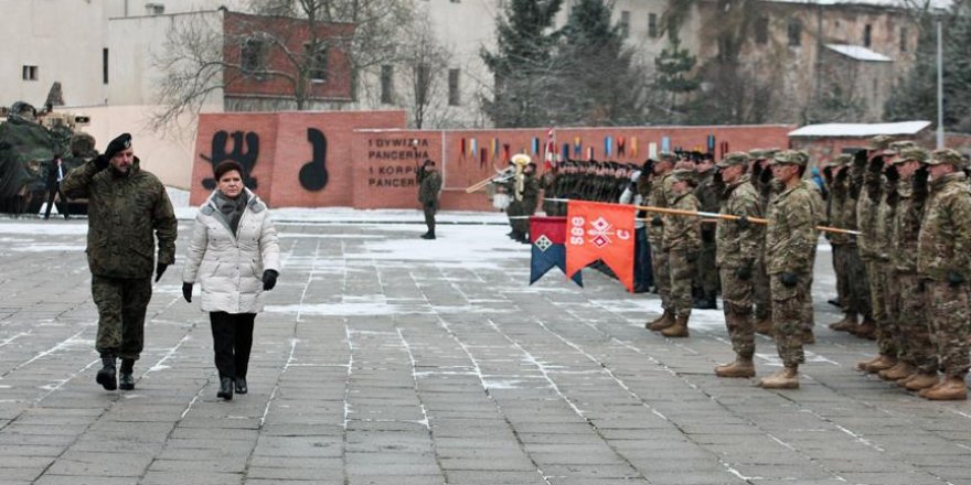 Polonya'da ABD askerlerine karşılama töreni düzenlendi