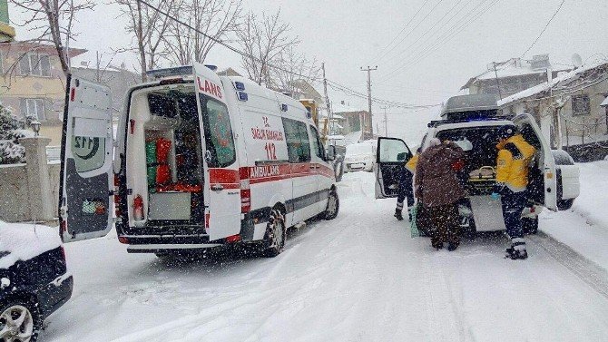 Afyonkarahisar 112 ekibi zorlu doğa şartlarına meydan okuyor