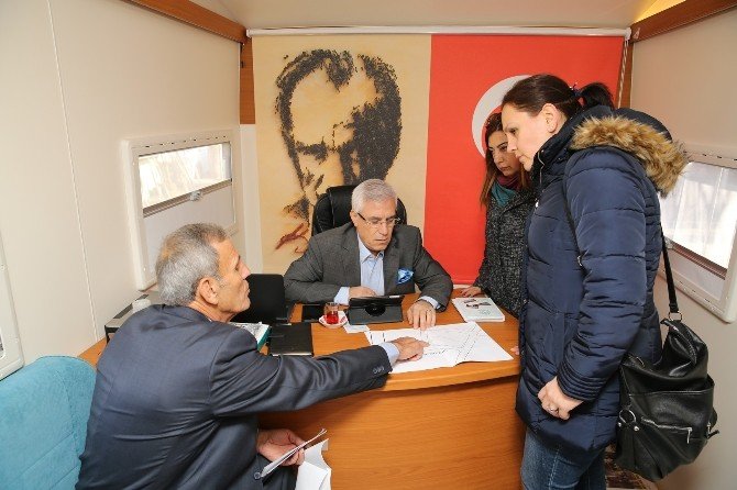 Bozbey karavanıyla mahalle mahalle geziyor
