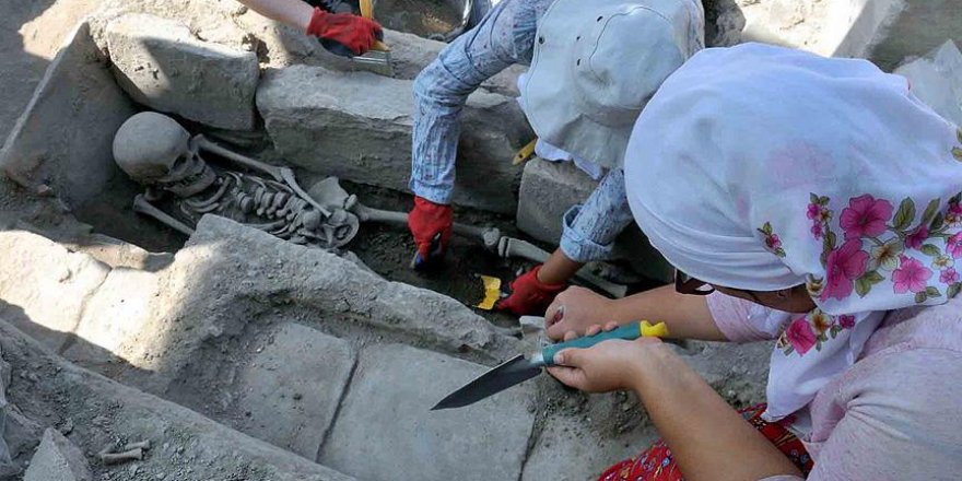 'Gladyatörler kenti'nde Bizans mezarları gün yüzüne çıktı
