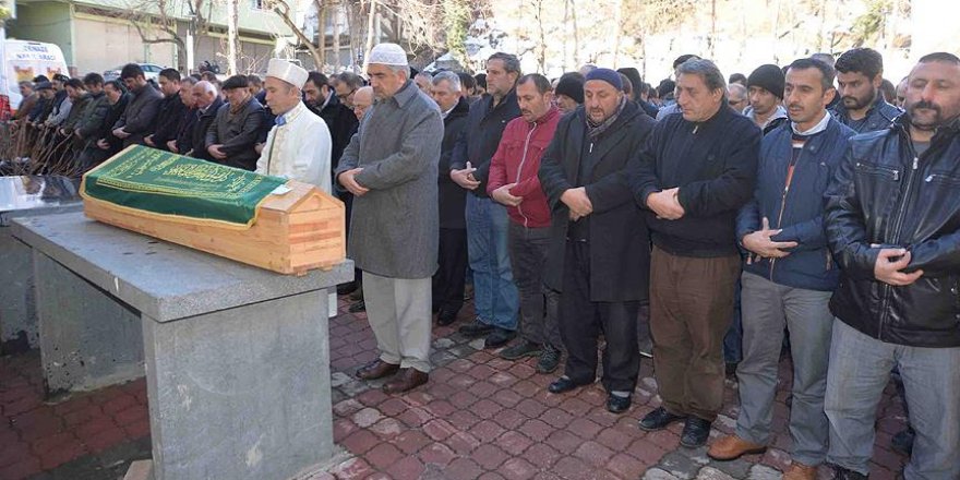 Çöken binada hayatını kaybedenler son yolculuğuna uğurlandı
