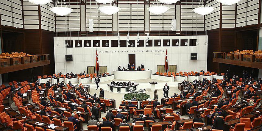 Anayasa değişikliği kabul edildi