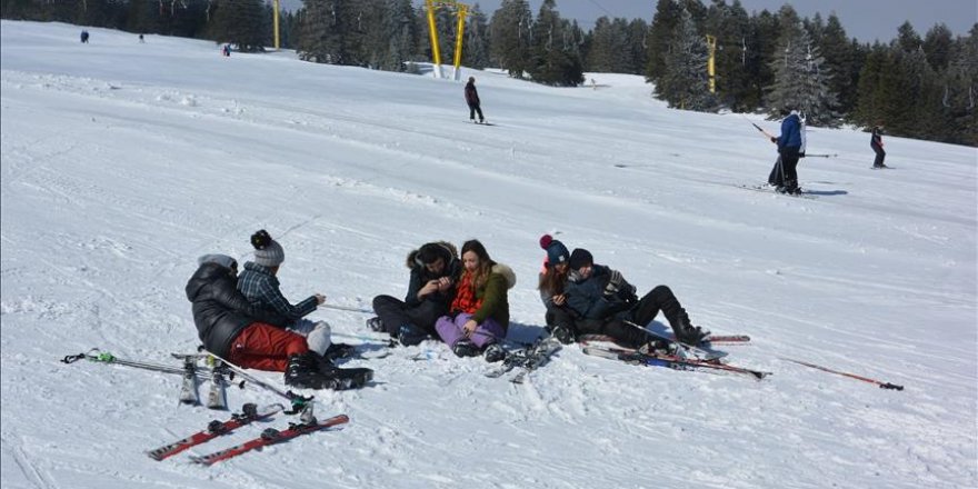 Uludağ'da kar kalınlığı 1 metreyi geçti