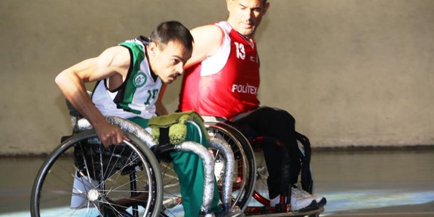 'Basketbol oynayarak hayata bir sayı attım'