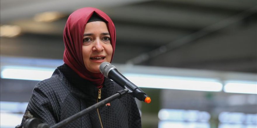 Bakan Kaya'dan 'kadın programlarına' eleştiri