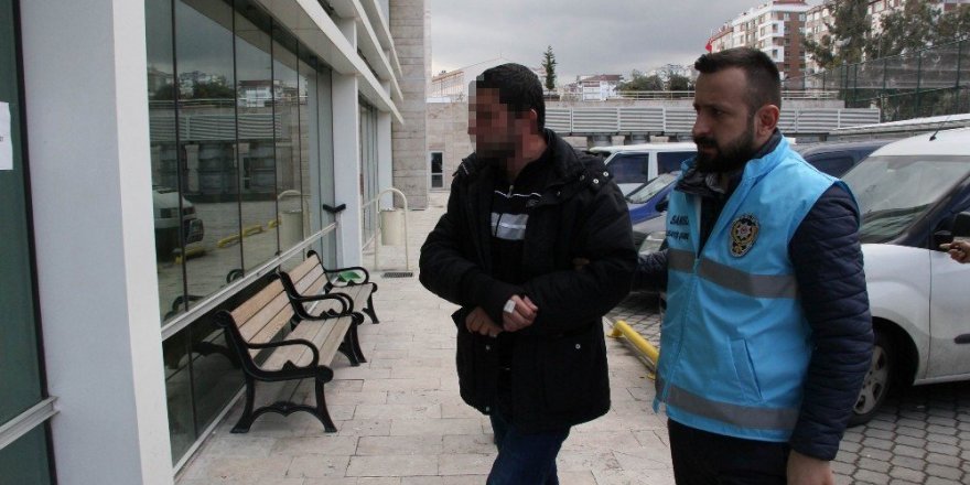 Tartıştığı arkadaşını bıçakladı