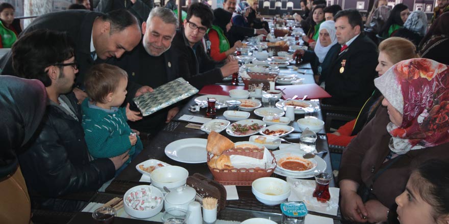 Beyşehir Belediyesi’nden şehit aileleri ve gaziler onuruna yemek