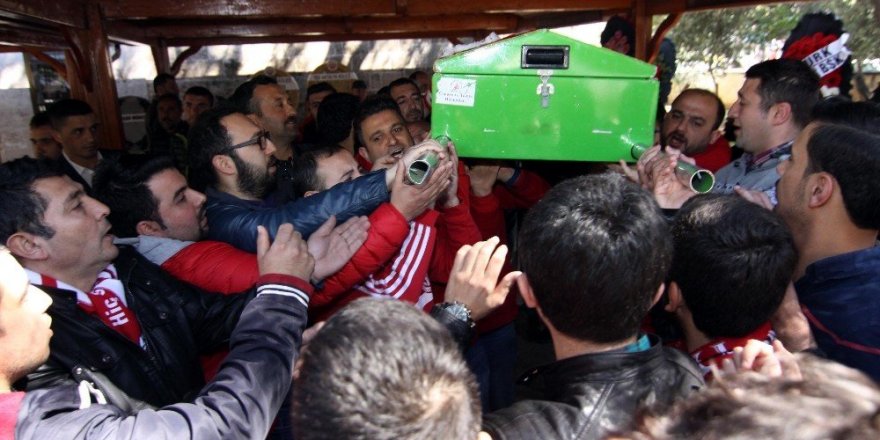 Antalyaspor taraftarı Canıtez’e son yolculuğuna uğurlandı