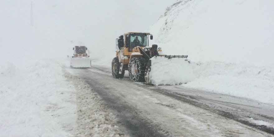 Van’da 14 mahalle yolu kapalı