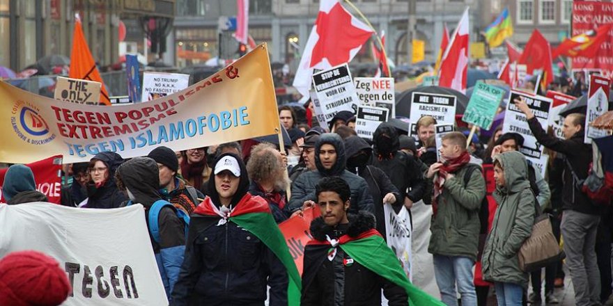 Londra ve Amsterdam'da ırkçılık karşıtı gösteri