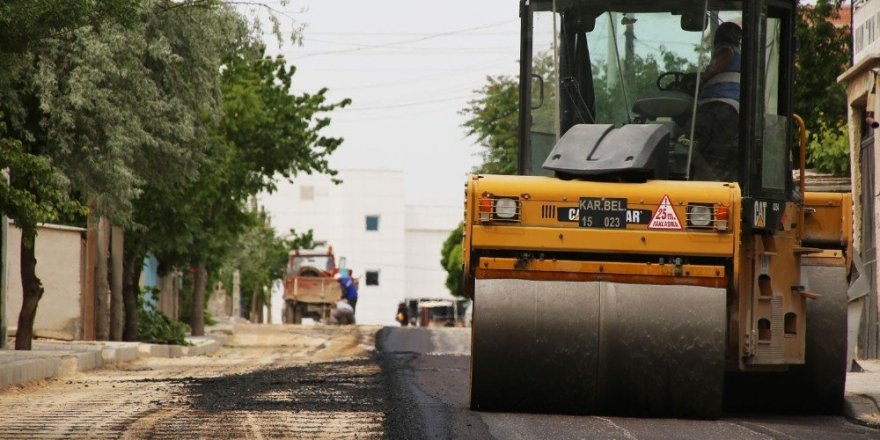 Karaman Belediyesinin asfalt çalışmaları devam ediyor