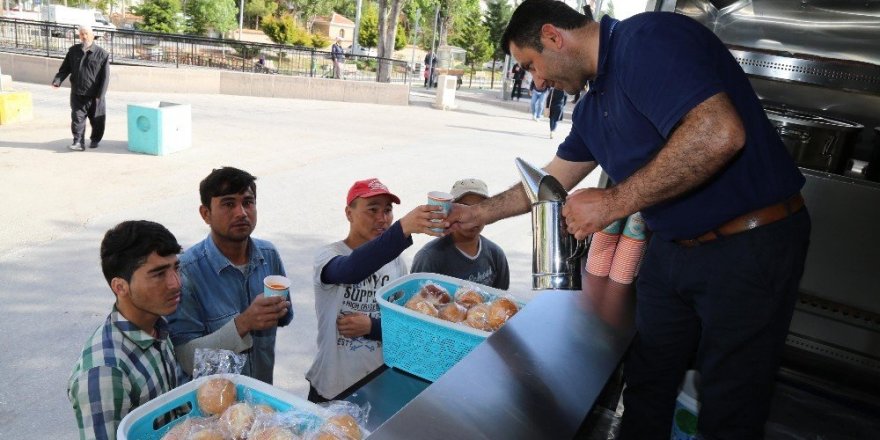 Aksaray’da mobil çorba aracından haftada 3 bin kişi faydalanıyor
