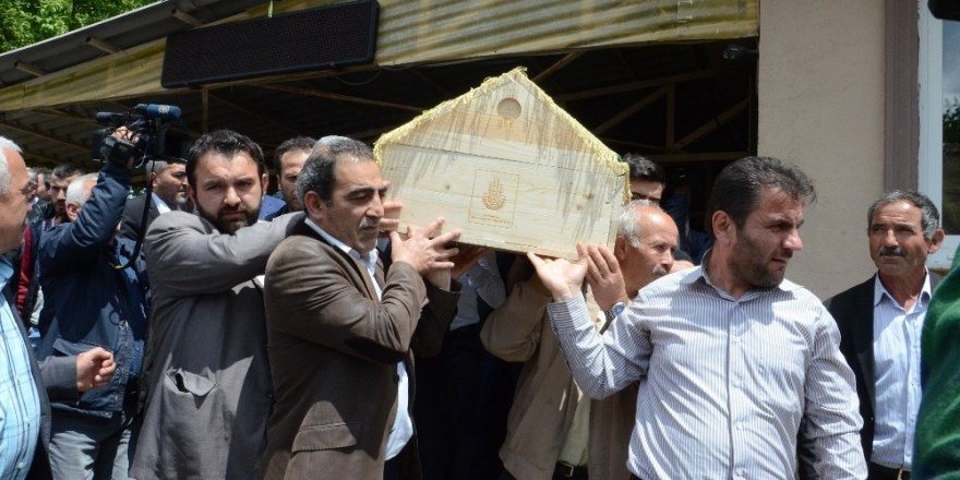 Sosyal güvence için çalıştığı ocakta öldü