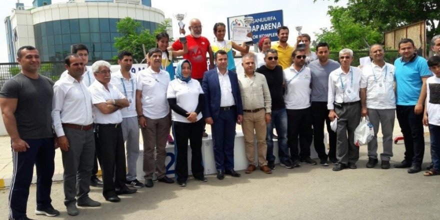 Haliliyeli sporculardan bir altın bir gümüş madalya