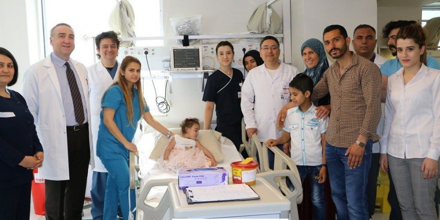Suriyeli minik Meryem sağlığına kavuştu