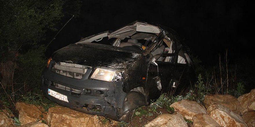 Cenaze yolunda trafik kazası: 2 ölü, 4 yaralı