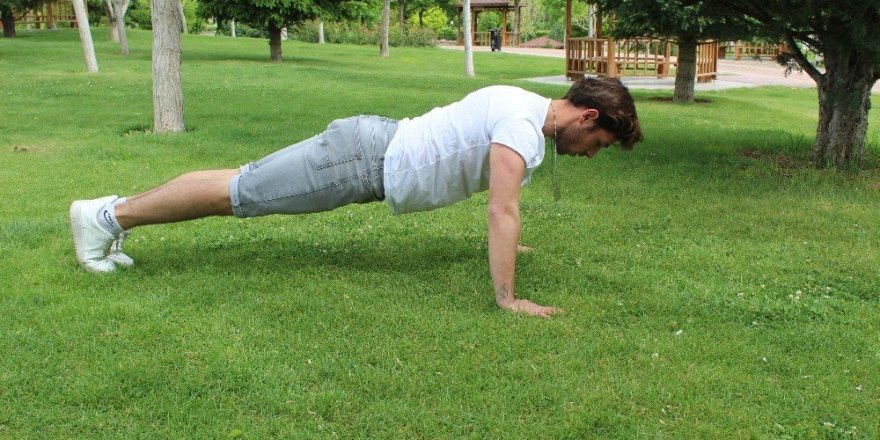 Halı saha maçına çağrılmayınca 7 ayda 54 kilo verdi
