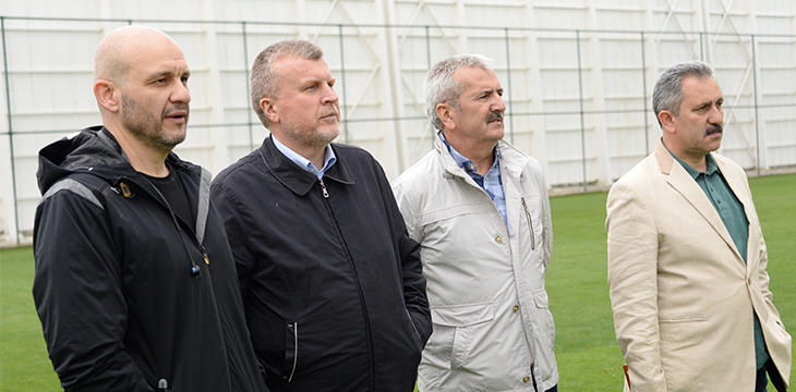 Konyaspor yönetimi idmanda