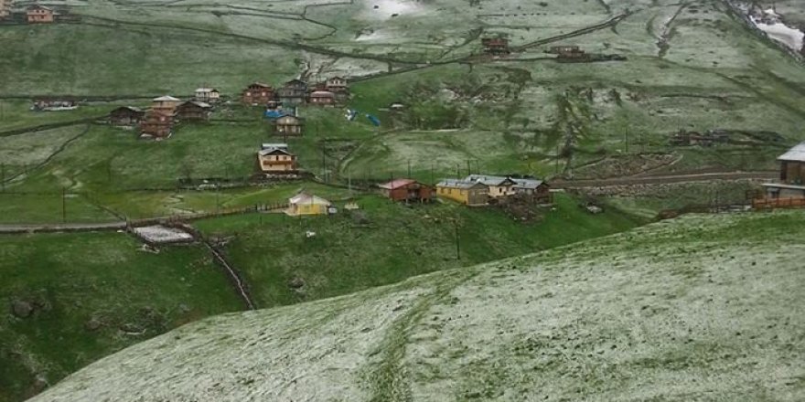 Rize’de kar yağdı
