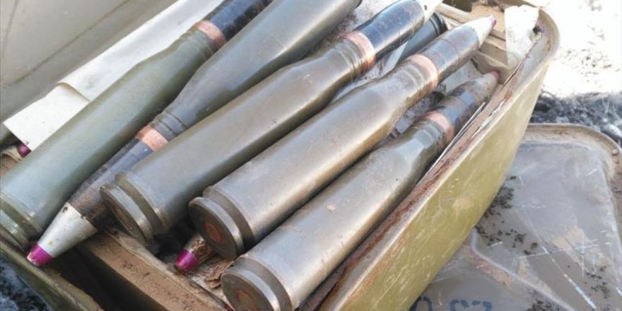 Zirvede silah ve mühimmat depolanmış mağara bulundu