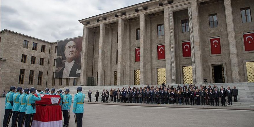 Eski Malatya Milletvekili Fırat için TBMM'de tören düzenlendi