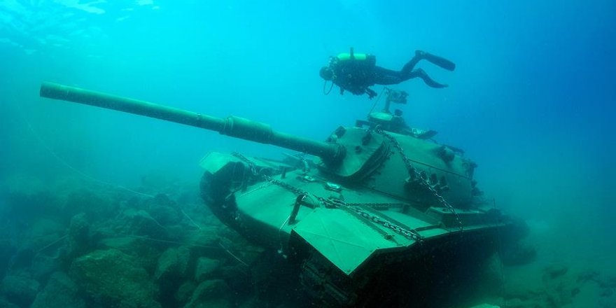 45 tonluk tank Akdeniz'in derinliklerinde