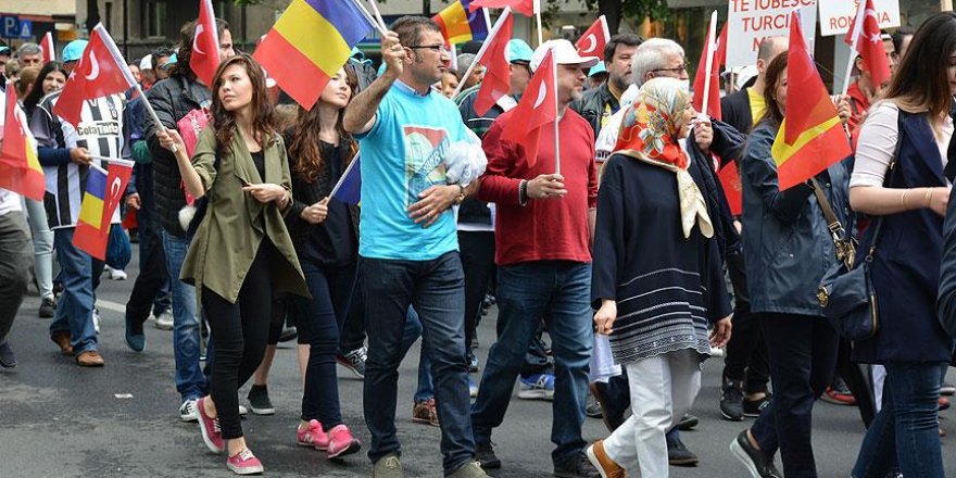 Romanya'da Türk yürüyüşü yapıldı